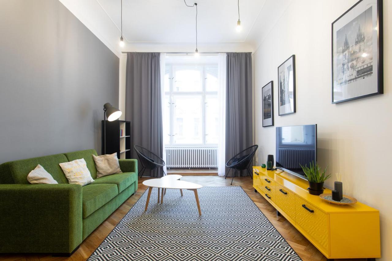 Spacious Apartments Near The River Prag Eksteriør billede